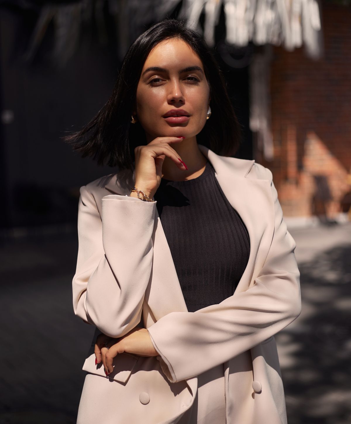 Alpharetta O Shot model with brown hair